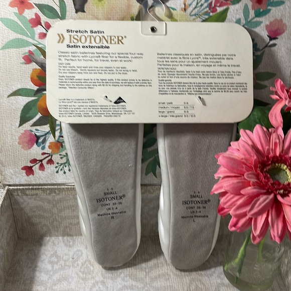New! Stretch satin ISOTONER slippers - Picture 2 of 5
